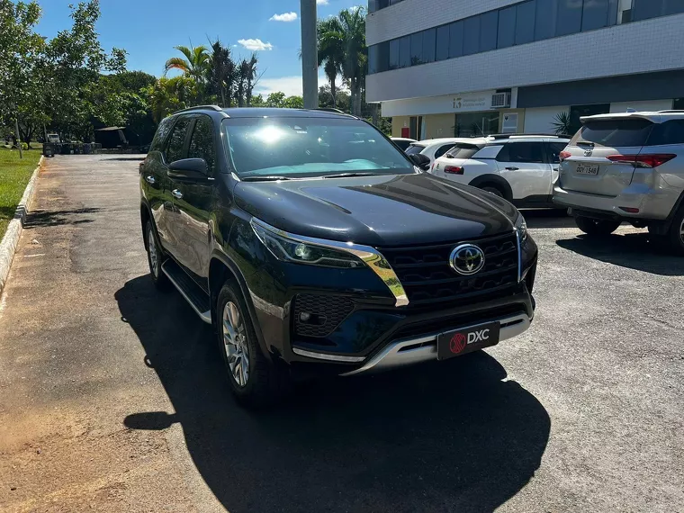 Toyota Hilux SW4 Preto 14