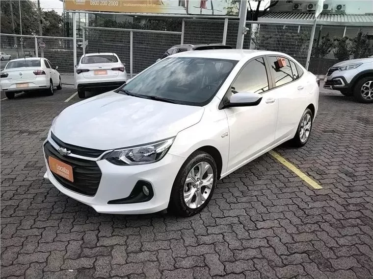 Chevrolet Onix Branco 9