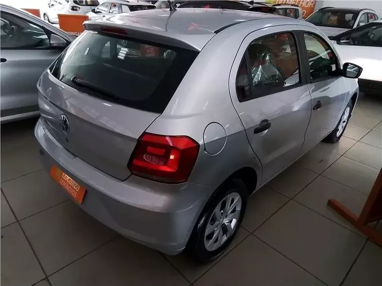 Volkswagen Gol Prata 1