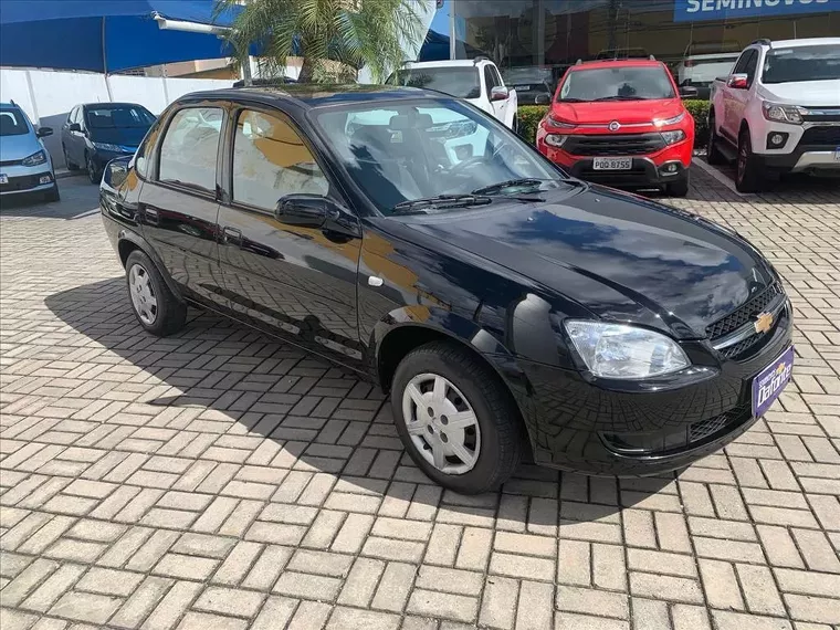 Chevrolet Classic Preto 2