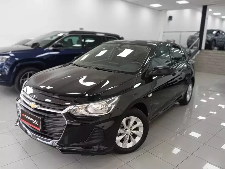 Chevrolet Onix Preto 1