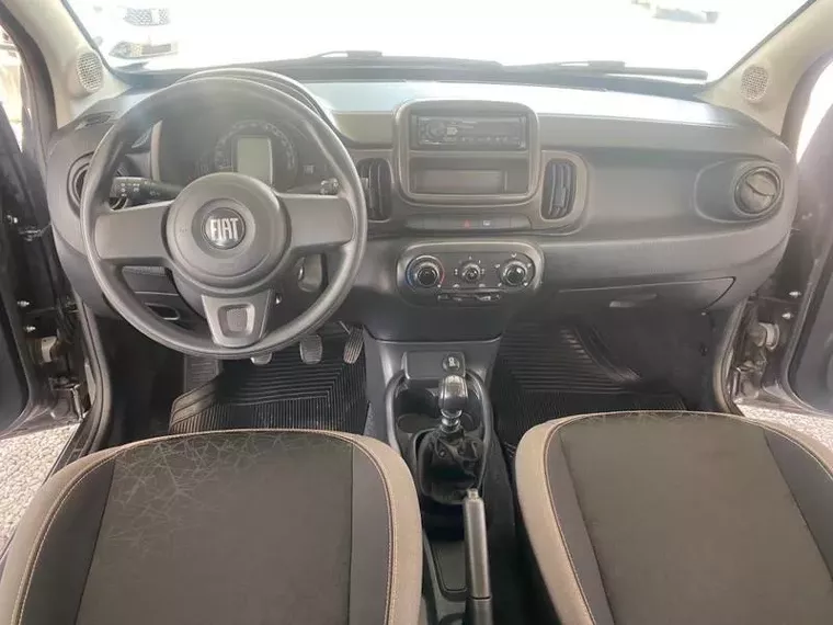 Fiat Mobi Cinza 3