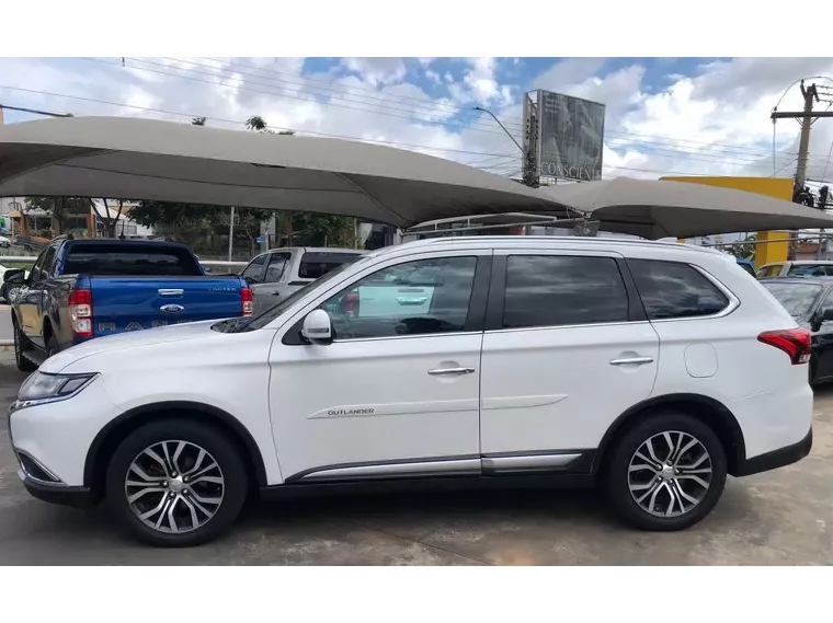 Mitsubishi Outlander Branco 13