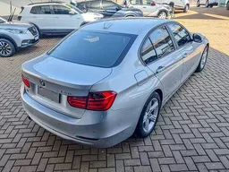 320i