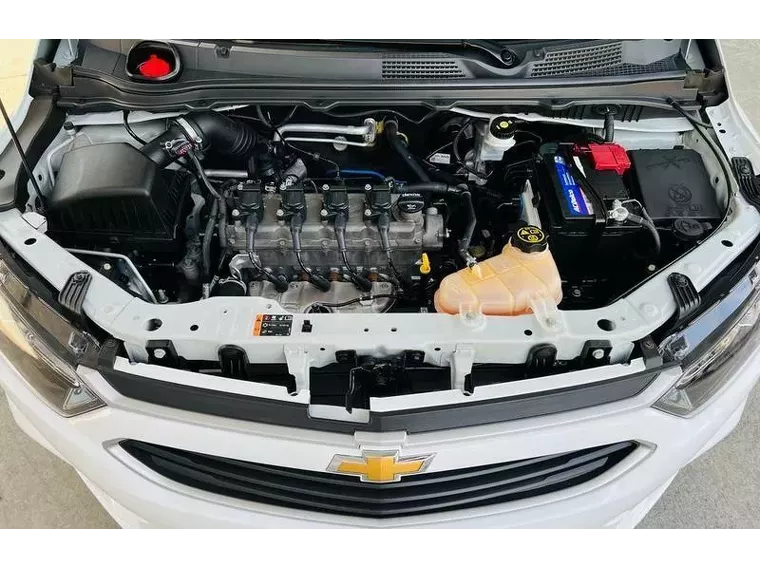 Chevrolet Onix Branco 12