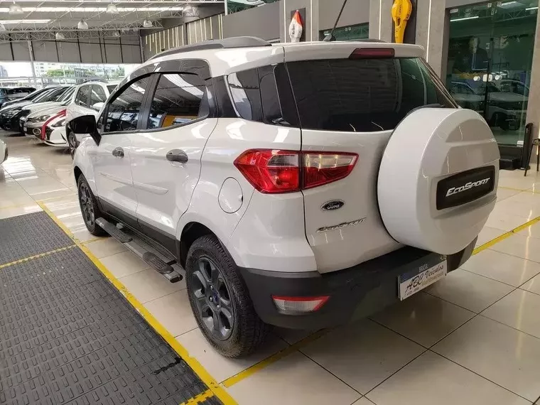 Ford Ecosport Branco 13