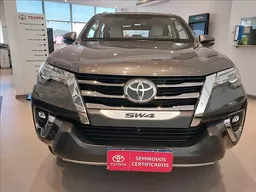 Toyota Hilux SW4