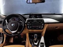 BMW 320i