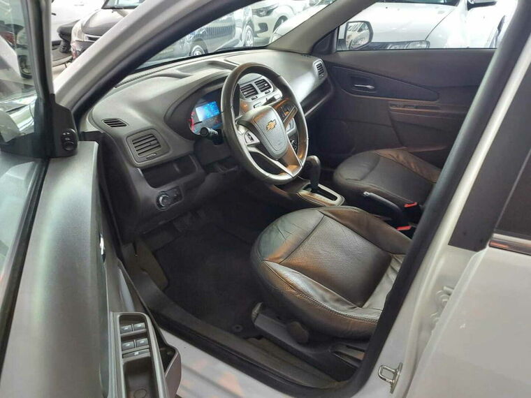 Chevrolet Cobalt Branco 12