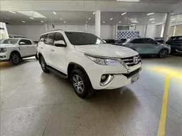 Toyota Hilux SW4