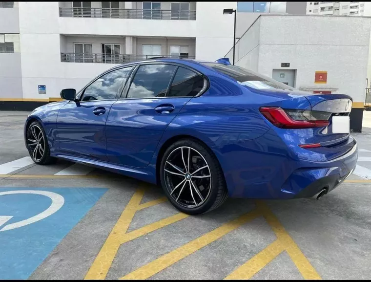 BMW 320i Azul 18