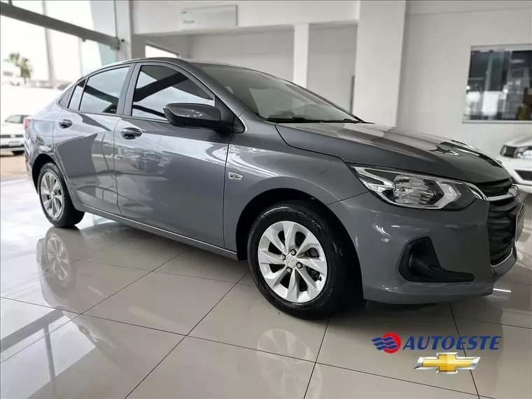 Chevrolet Onix Cinza 2