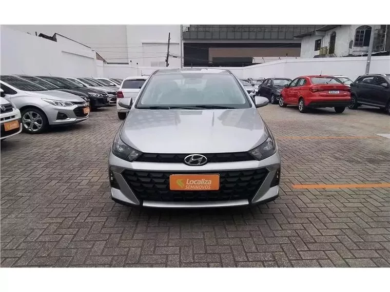 Hyundai HB20 Prata 4