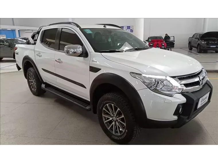 Mitsubishi L200 Triton Branco 13