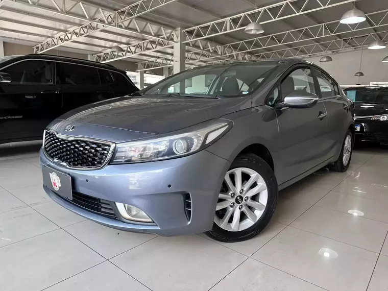 KIA Cerato Cinza 2