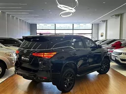 Toyota Hilux SW4