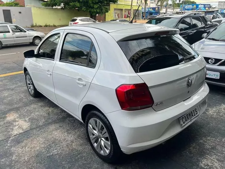 Volkswagen Gol Branco 13