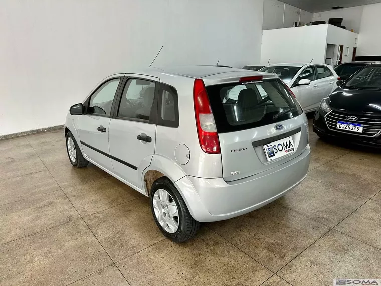 Ford Fiesta Prata 2