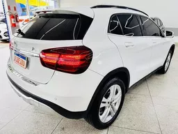 Mercedes-benz GLA 200