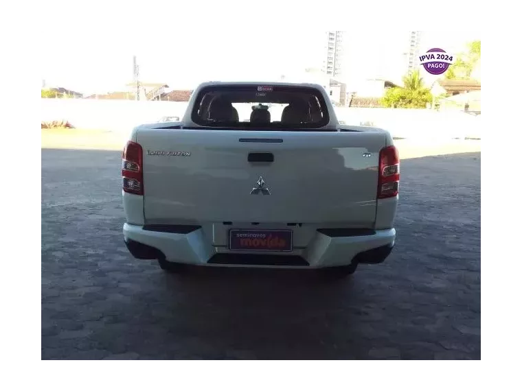 Mitsubishi L200 Branco 2