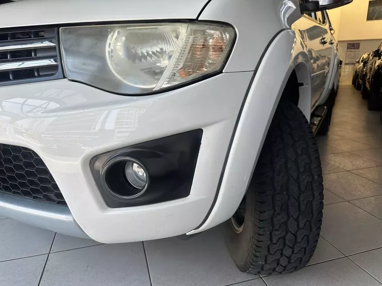 Mitsubishi L200 Triton Branco 9