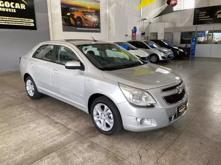 Chevrolet Cobalt Prata 1