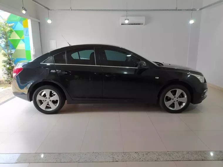 Chevrolet Cruze Preto 4