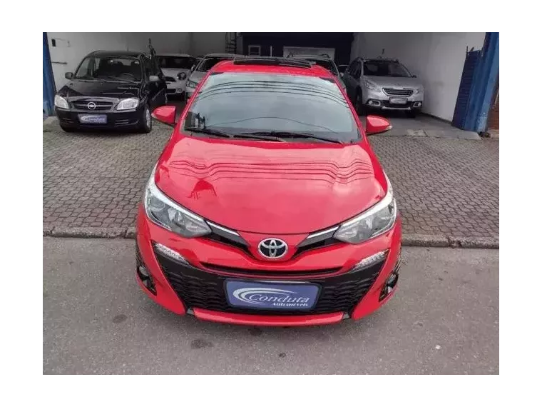 Toyota Yaris Vermelho 1