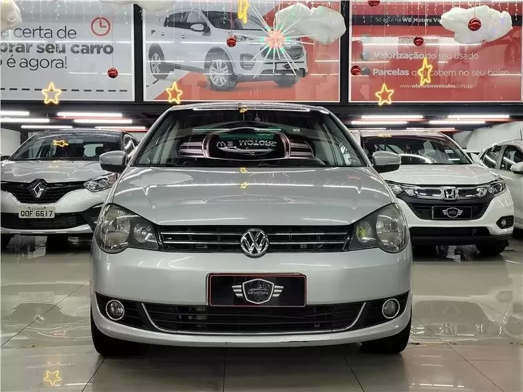 Volkswagen Polo Sedan Prata 3