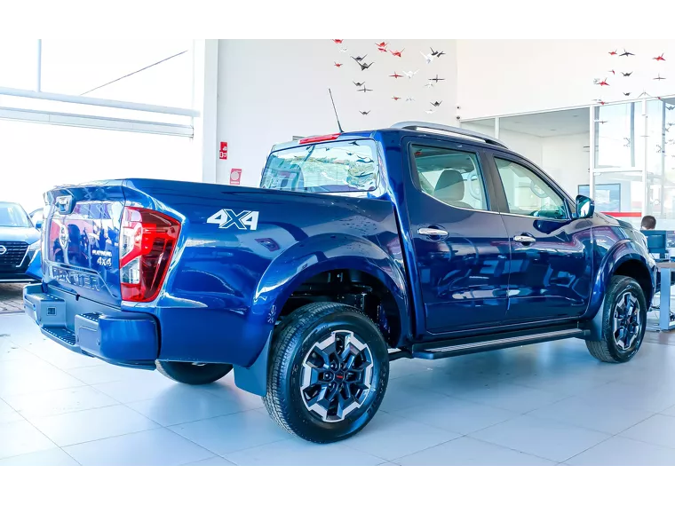 Nissan Frontier Azul 2