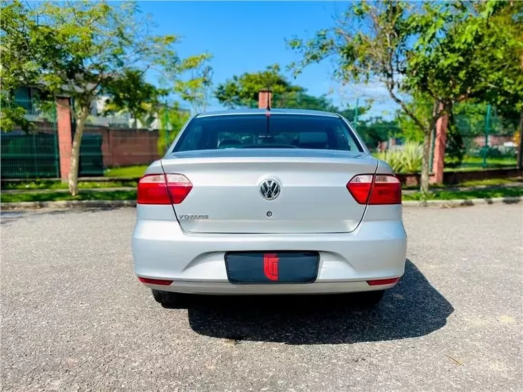 Volkswagen Voyage Prata 5