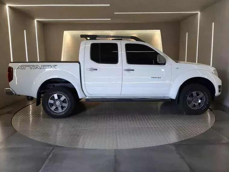 Nissan Frontier Branco 11