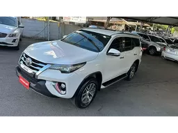 Toyota Hilux SW4