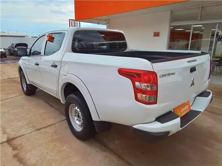 Mitsubishi L200 Triton Branco 5