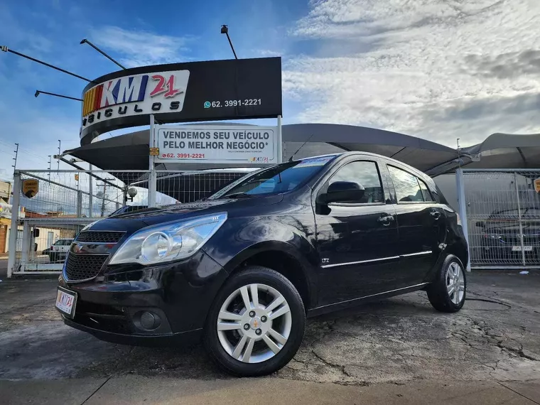 Chevrolet Agile Preto 19