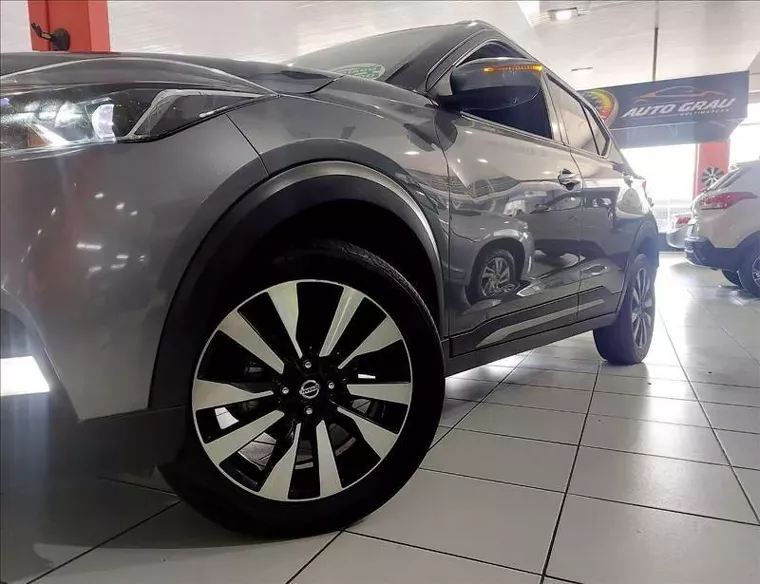 Nissan Kicks Cinza 14