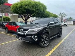 Toyota Hilux SW4