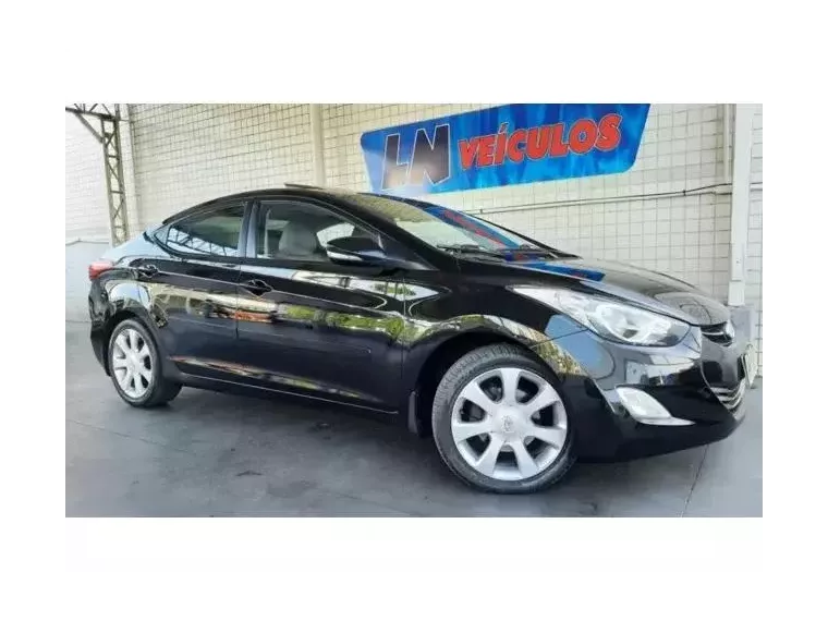 Hyundai Elantra Preto 9