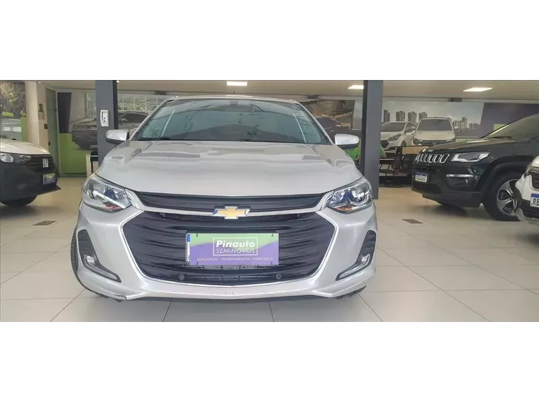 Chevrolet Onix Cinza 5