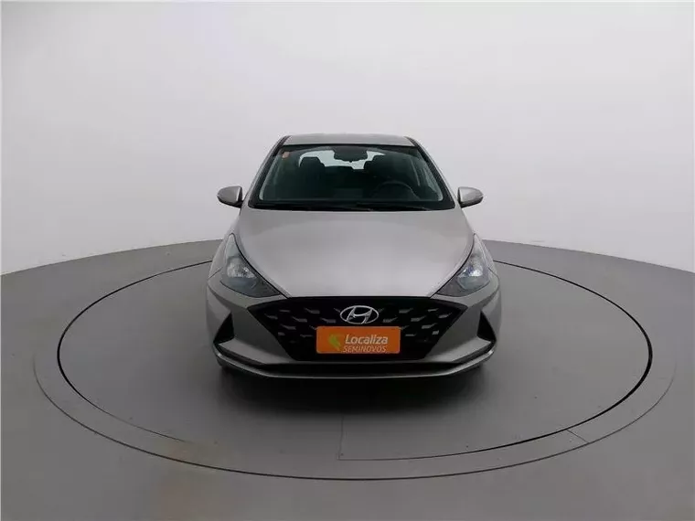 Hyundai HB20 Prata 12