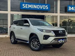 Toyota Hilux SW4