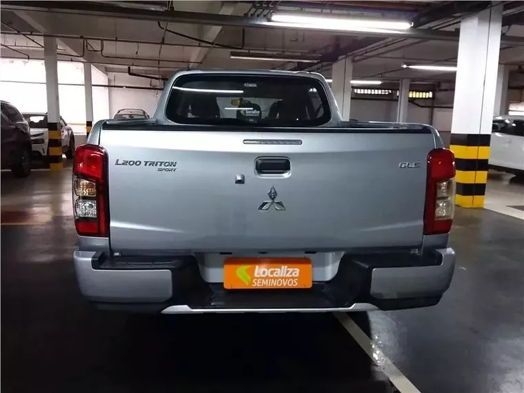 Mitsubishi L200 Triton Prata 7