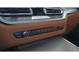 BMW 330i