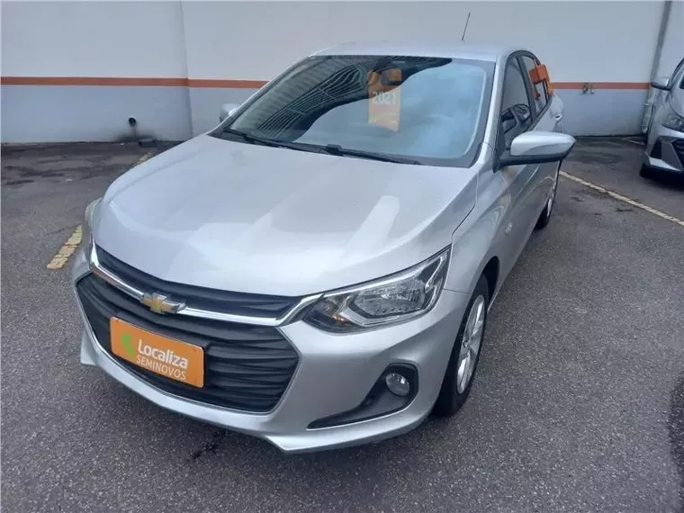 Chevrolet Onix Prata 5