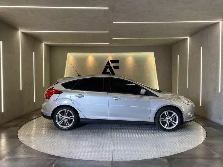 Ford Focus Prata 2