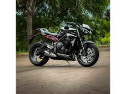 Street Triple