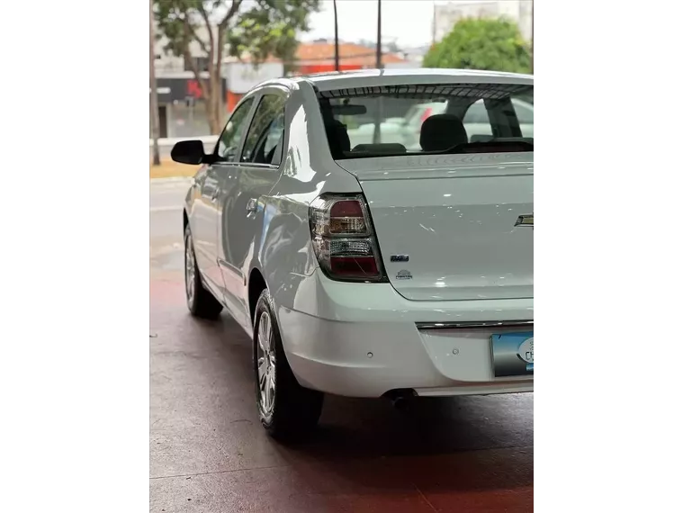 Chevrolet Cobalt Branco 3