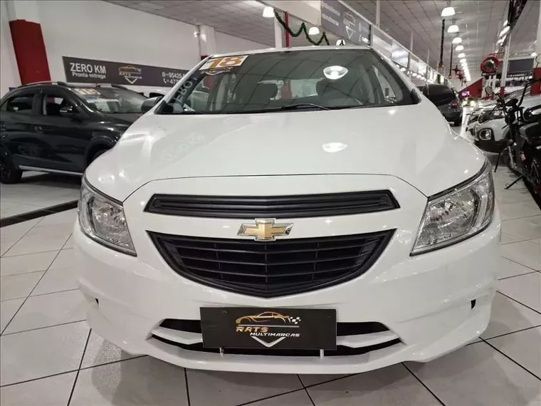 Chevrolet Onix Branco 12