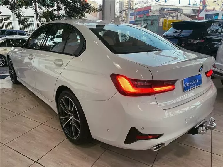 BMW 320i Branco 2