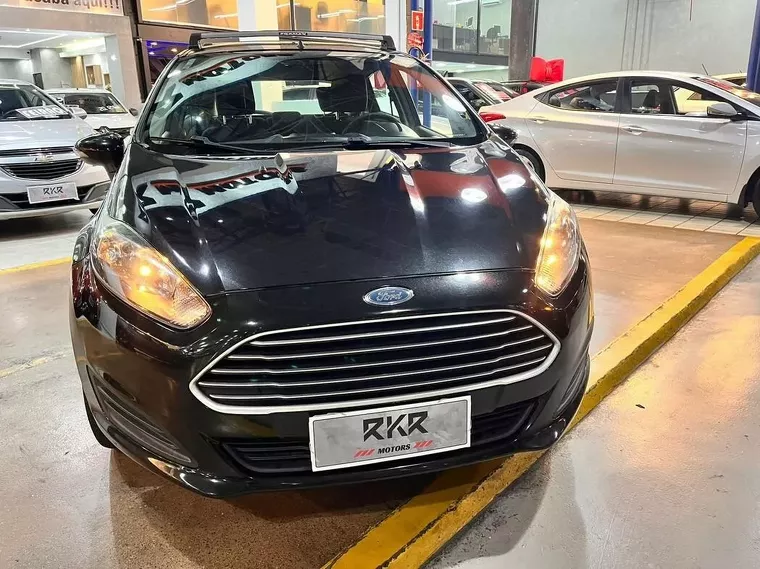 Ford Fiesta Preto 11